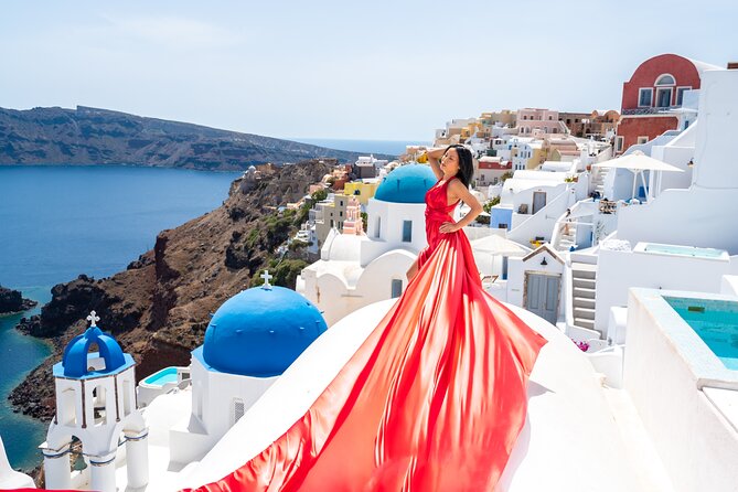 1-Hour Flying Dress Photoshoot, Instagram spots - Imerovigli: high views and room for the dress
