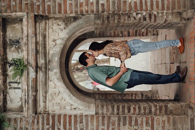 1 Hour Private Experience in HaNoi with Professional Photographer - West Lake, the Old Quarter, and possible route choices