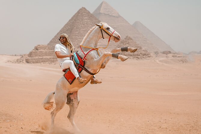 2 hrs Unique Photo session (PhotoShoot) at the Pyramids of Giza - The real price of the experience