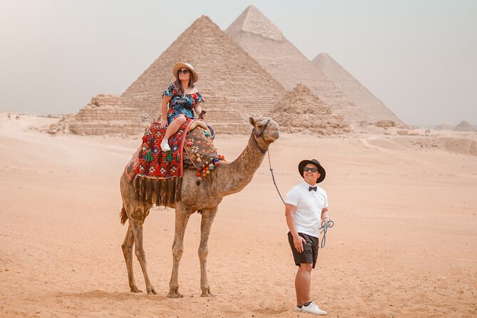 2 hrs Unique Photo session (PhotoShoot) at the Pyramids of Giza - One hour at the panorama viewpoint