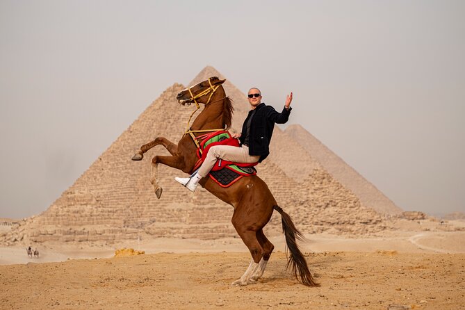 3 hrs special photoshoot & tour at pyramids of Giza and Sphinx - What the private vehicle changes