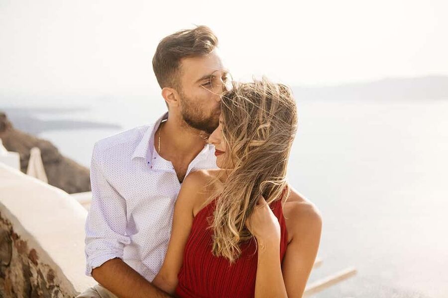 30’ Photoshoot in Oia! 30 edited photos! Effortless & Fun! - Is $353 fair for a private Oia session?