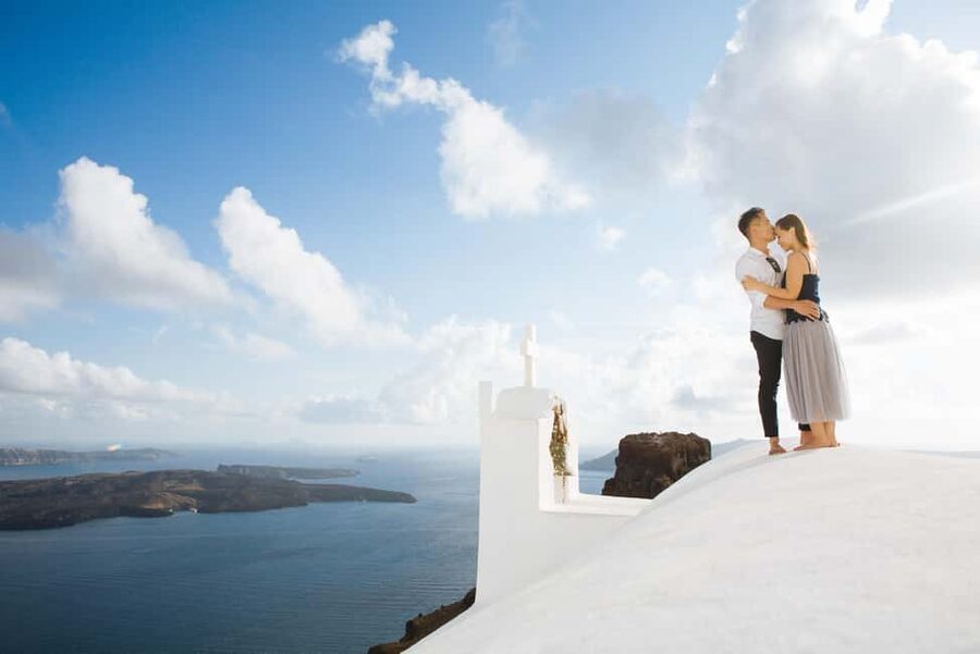 30’ Photoshoot in Oia! 30 edited photos! Effortless & Fun! - Who will enjoy this most