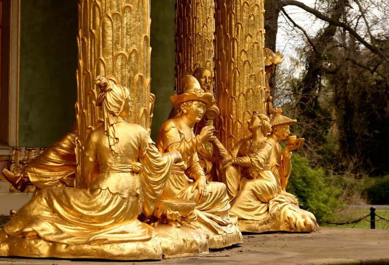 5h Potsdam private tour with Guide, Chauffeur & Photographer - Glienicke Bridge and Cold War atmosphere