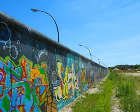 5hours: Guide, Chauffeur & Photographer in Berlin private Tour - Why a private vehicle helps in Berlin