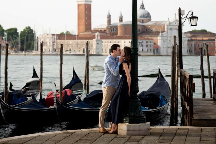 A Unique Photoshoot in Venice - Meeting Maga Near Rialto