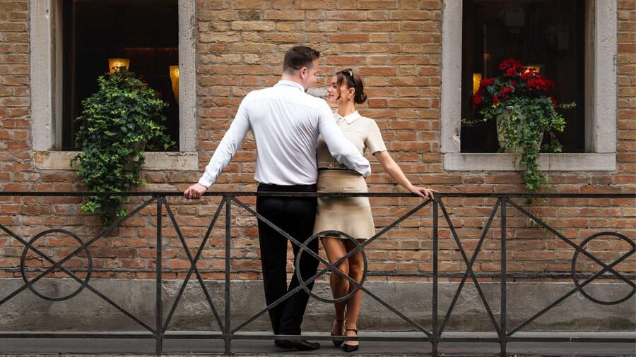 A Unique Photoshoot in Venice - Choosing the Right Style for Your Session