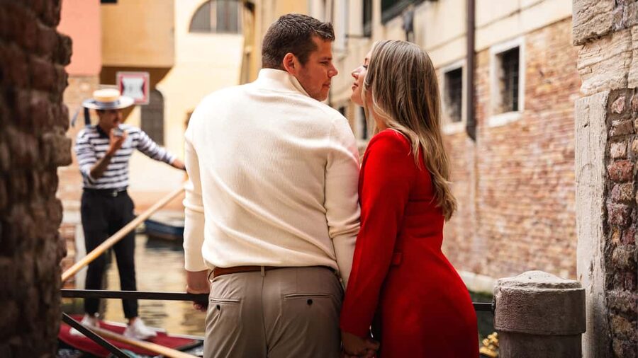 A Unique Photoshoot in Venice - Is $94 a Fair Price?