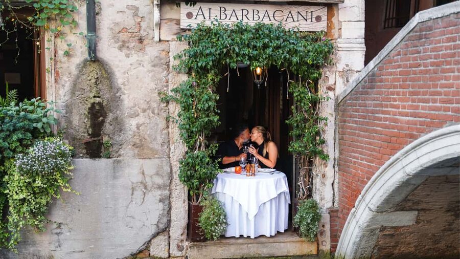 A Unique Photoshoot in Venice - Who Should Book This Venice Photoshoot?