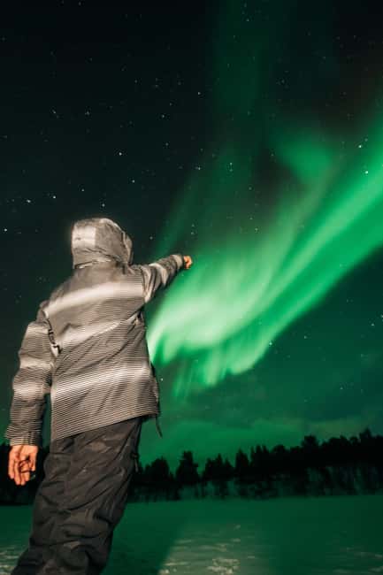 Abisko: Aurora Car Chasing Tour with Photographer - Why a moving aurora tour makes sense in Abisko