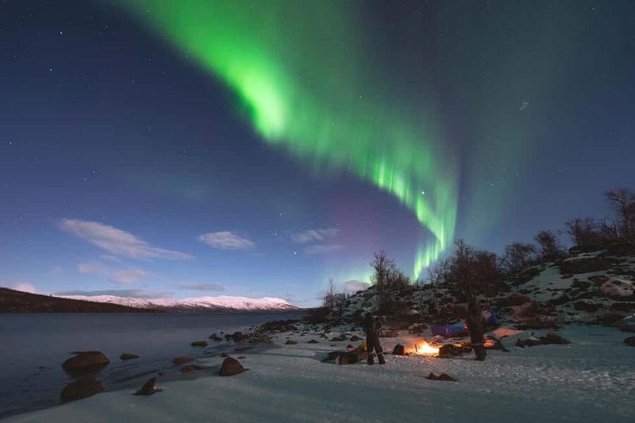 Abisko: Northern Lights Photography Tour with Dinner - Dinner first, then the Arctic night