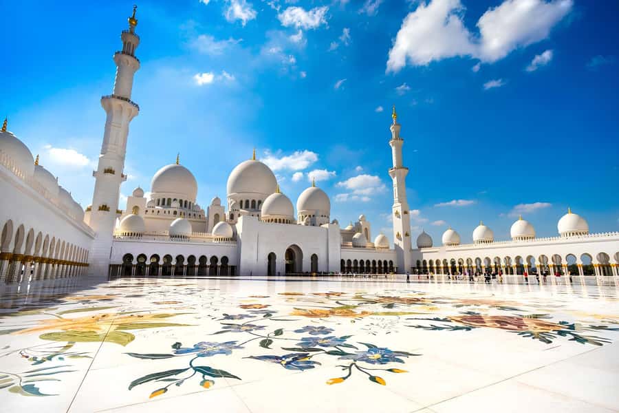 Abu Dhabi: Professional Photoshoot at Sheikh Zayed Mosque - The 1.5-hour route through the Grand Mosque