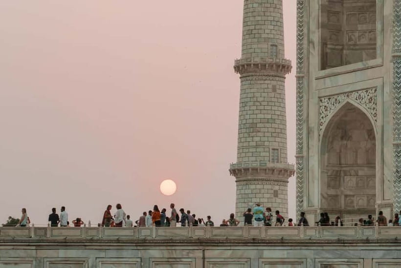 Agra: Taj Mahal Guided Tour with Photography & Rental Saree - What the three-hour schedule looks like