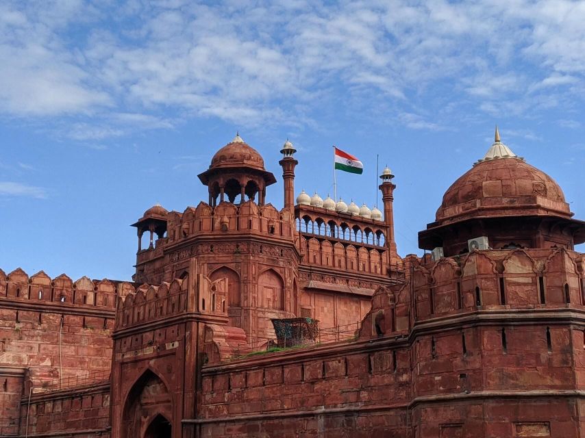 Agra: Taj Mahal Guided Tour with Photography & Rental Saree - Booking details worth checking
