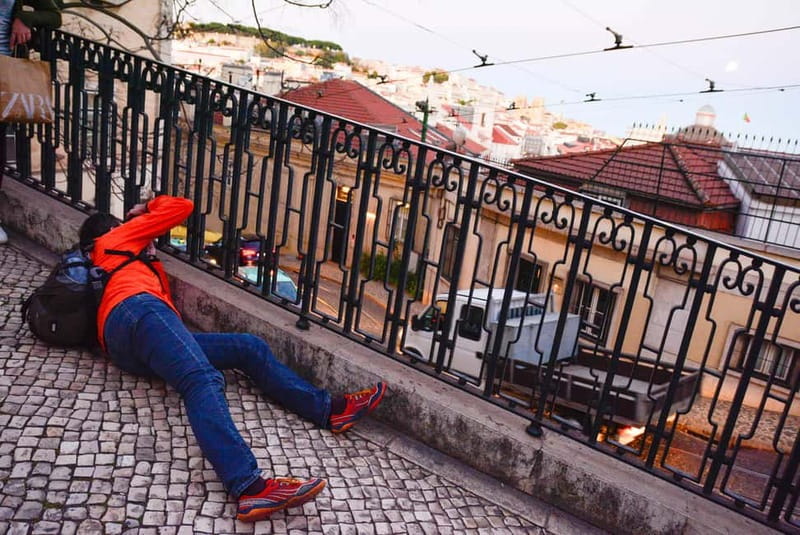 Alfama Photo Walk: Lisbon Photography Tour with a Local - Finding photographs in Alfama’s narrow lanes