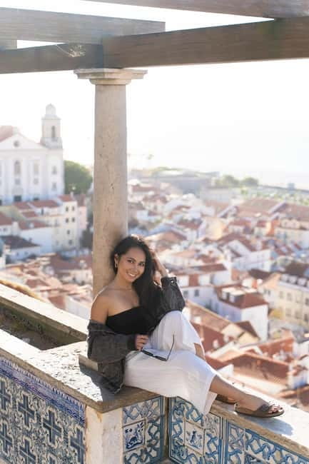 Alfama: Unforgettable Photoshoot Experience with a Local - More than a camera session