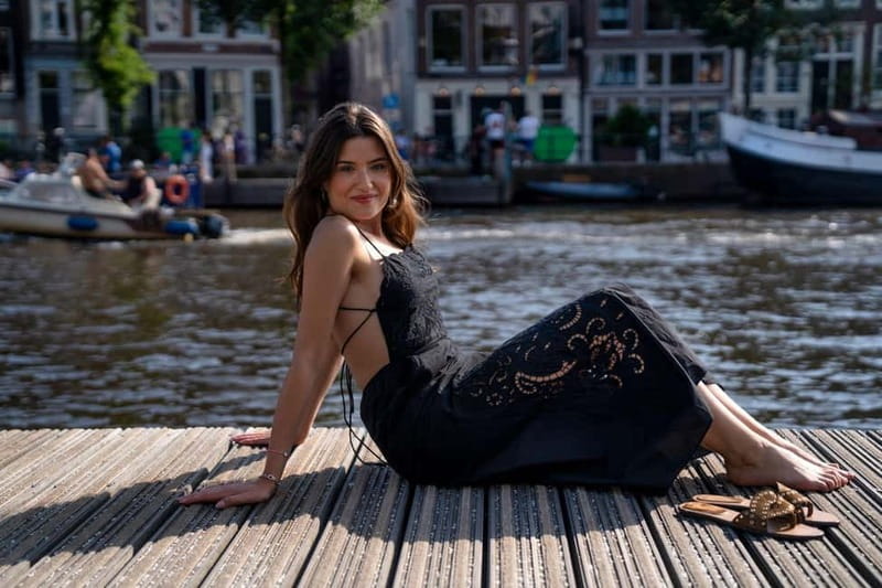 Amsterdam Canals Photoshoot: Private Solo, Family or Couples - Choosing a second setting near the city center