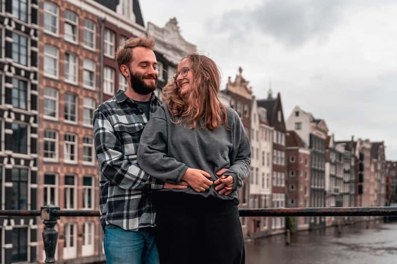Amsterdam Canals Photoshoot: Private Solo, Family or Couples - How Juliette guides the session