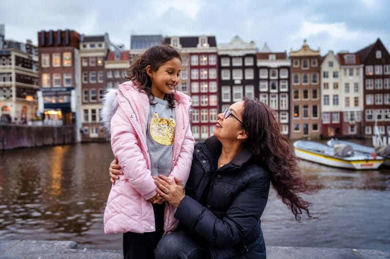 Amsterdam Canals Photoshoot: Private Solo, Family or Couples - Who will enjoy this most?
