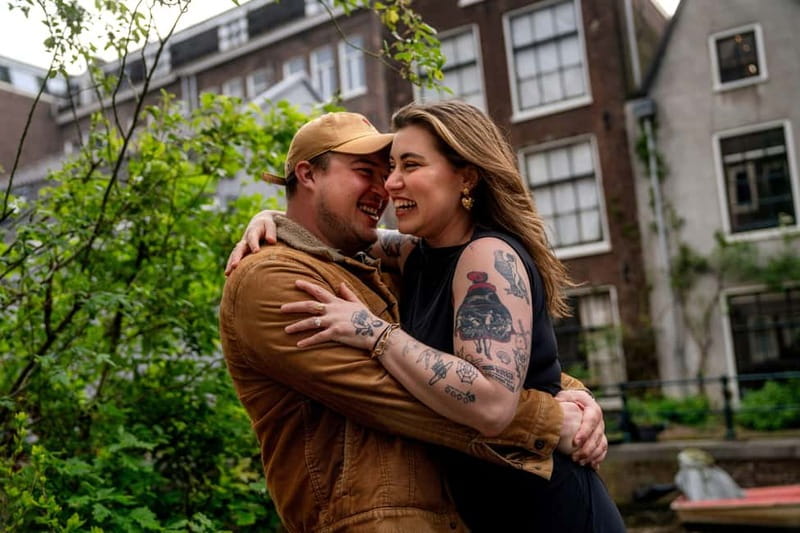 Amsterdam Canals Photoshoot: Private Solo, Family or Couples - Damrak gives you classic Amsterdam pictures