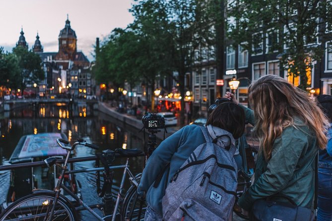 Amsterdam Night Photography Workshop with a Professional - The small group makes a difference