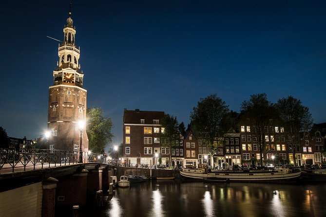 Amsterdam Photography Masterclass - Private Photography Lesson - The Rijksmuseum grounds offer scale and structure