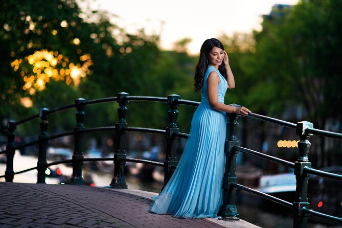 Amsterdam Private Photo Session Tour - A short evening walk with a useful souvenir