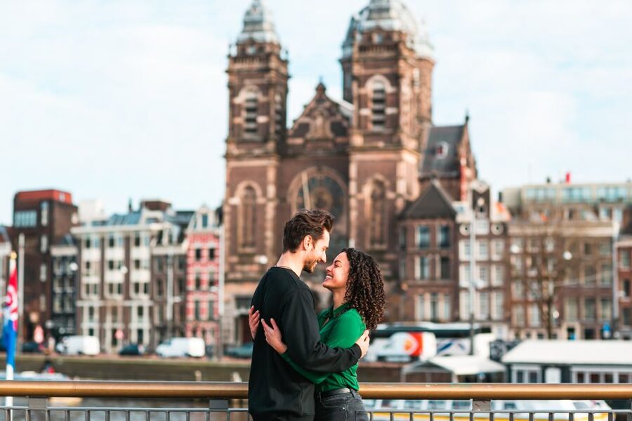 Amsterdam: Professional photoshoot at Centraal Station - Who will get the most from this photoshoot?