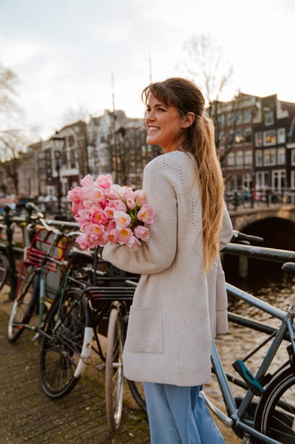Amsterdam: Professional Photoshoot at the Canals - Who Will Get the Most From This Experience