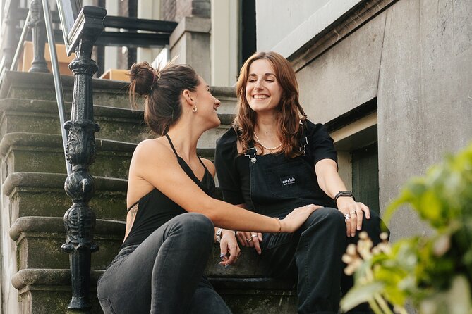 Amsterdam: Professional Photoshoot at the Canals - Finishing at Amsterdam Centraal Station