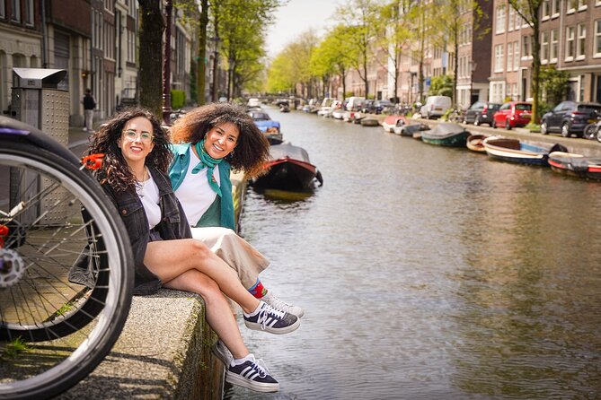 Amsterdam: Professional Photoshoot at the Canals - The Photographer’s Role and the Human Touch