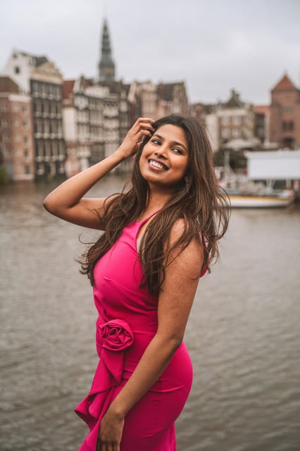 Amsterdam: Professional Photoshoot at the Canals - Choosing Between 30 Minutes, One Hour, and Two Hours