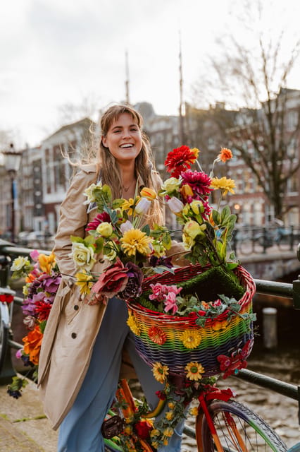 Amsterdam: Professional Photoshoot at the Canals - Weather, Clothing, and Small Practical Details