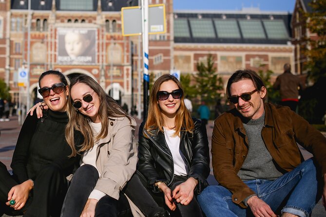 Amsterdam: Professional Rijksmuseum & Museumplein Photoshoot - What happens during the 30-minute session