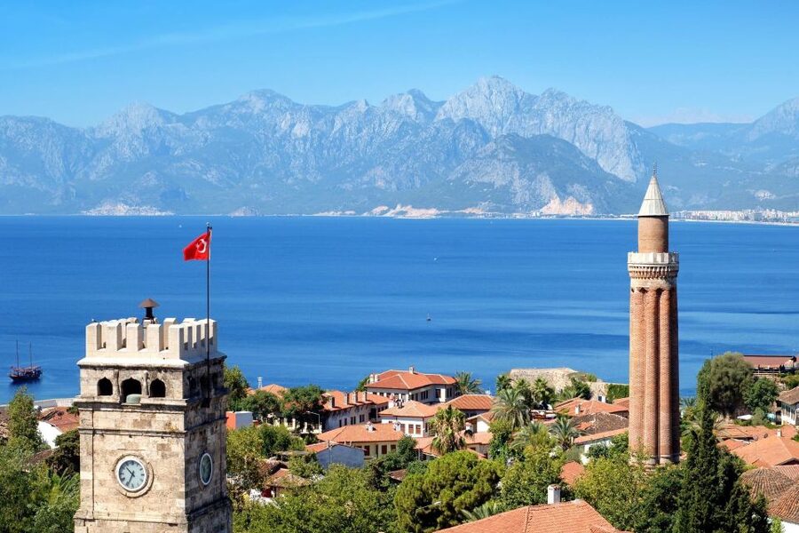 Antalya Photo Tour with Waterfalls, Old City & Boat Trip - Guides, languages, and the daily schedule