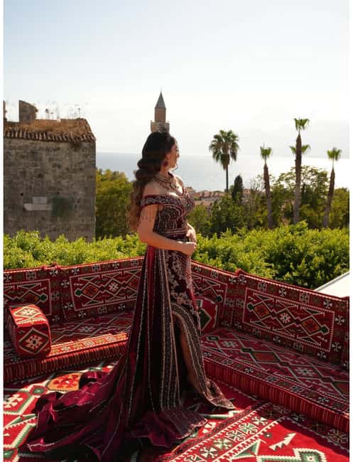 Antalya: Rooftop Photoshoot with Flying Dresses - Timing, meeting point, and practical planning