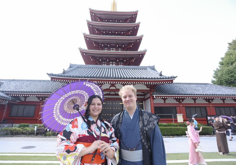 ASAKUSA: Kimono Portrait tour by pro photographer - Should you book this Asakusa portrait walk?