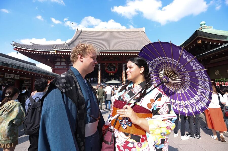 ASAKUSA: Kimono Portrait tour by pro photographer - Sensoji, Asakusa Shrine, and the classic photo route