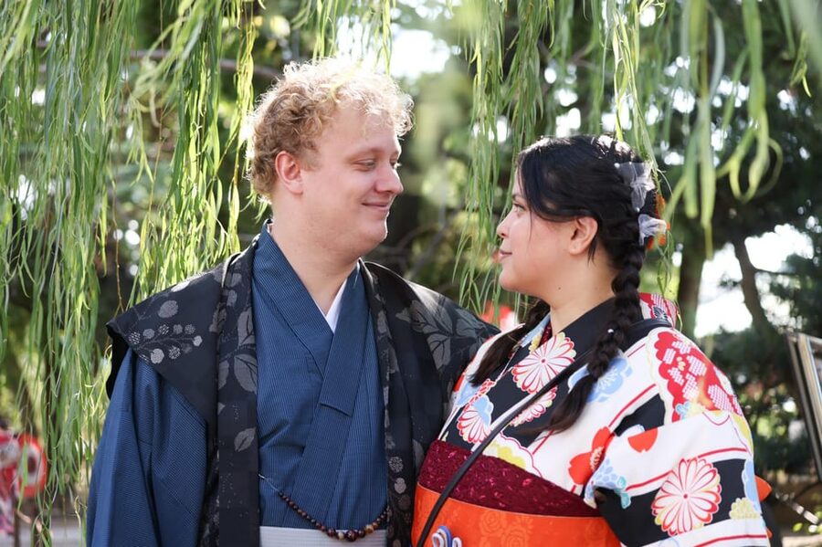 ASAKUSA: Kimono Portrait tour by pro photographer - The photo delivery and what you receive