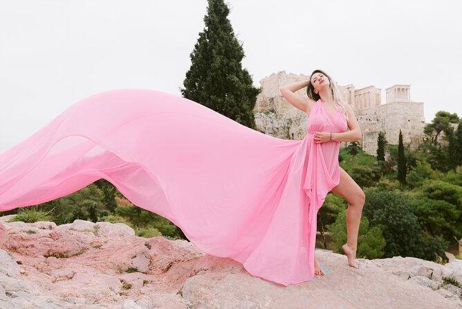 Athens Flying Dress Photo Shoot with a Professional Photographer - The photographer and assistant make the difference