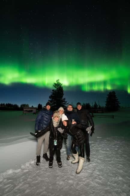 Aurora Photography Hunt - Professional portraits beneath the aurora