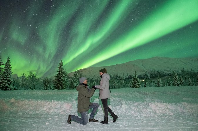 Aurora Safari Chase by big bus, free Photos, toilet onboard - Camera help and the free photo service