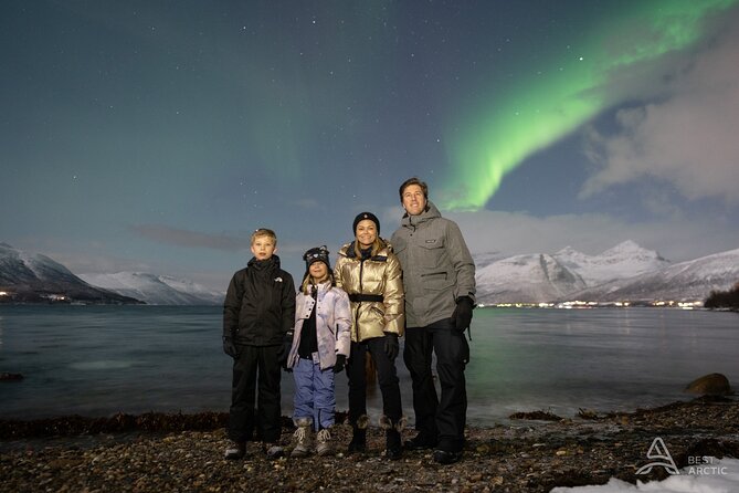 Aurora Safari Chase by big bus, free Photos, toilet onboard - The return through the winter night