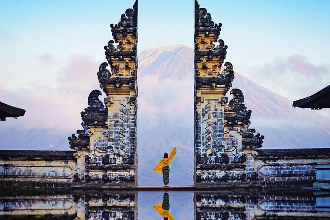 ️ Bali Instagram Tour: The Most Famous Spots (Private & All-Inclusive) - Tukad Cepung Waterfall requires sturdy footing