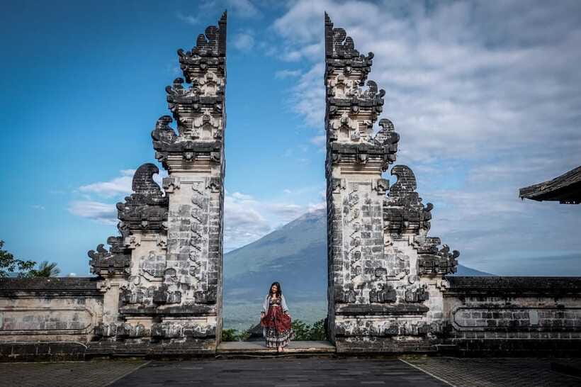 Bali: Lempuyang Temple Tour With Photographer Bali - Transport, timing, and the real price