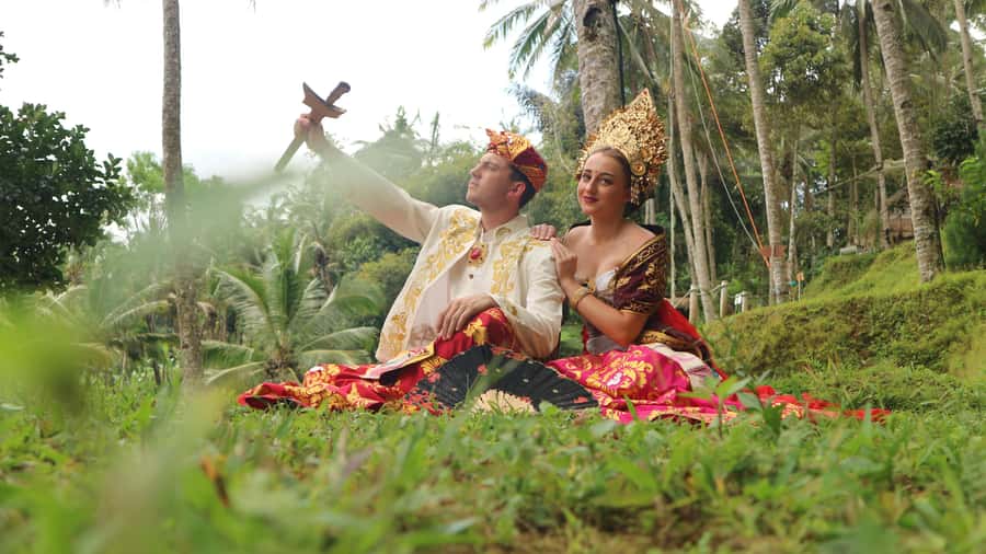 Bali:Traditional Wedding Photoshoot with the Rice Field View - Seven photo spots around U Fun Field
