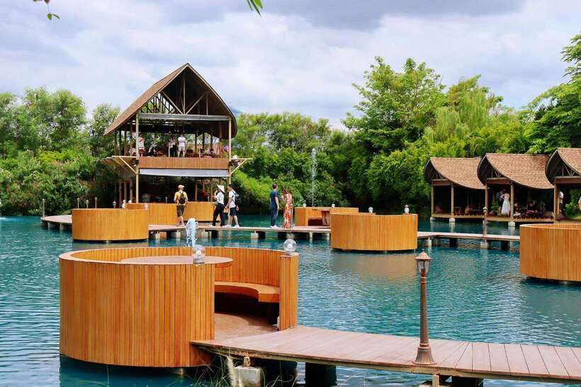Bangkok: Bubble in the Forest Cafe Photography Journey - The first look: water, sky, and floating-house design