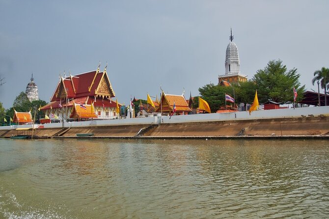Bangkok Instagram Floating City Tour with Heritage Cruise - A quieter temple stop at Wat Rakhang