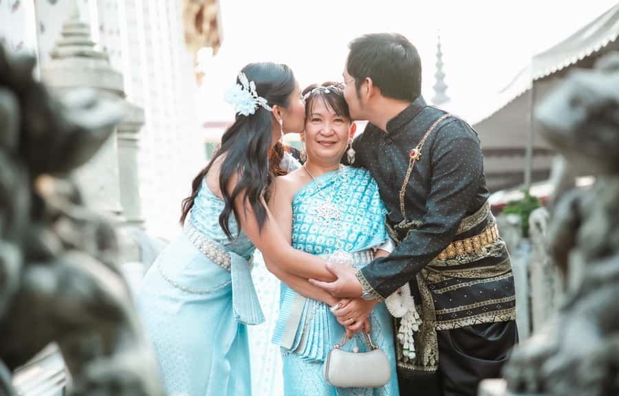 Bangkok: Thai Costume Photoshoot at Wat Arun - The Wat Arun Session, Usually About One Hour