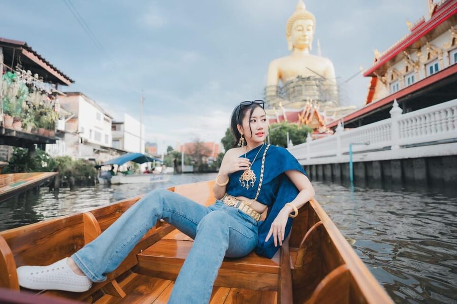 Bangkok:Thai costume with Long tail boat photoshoot - Is $192 per person a fair price?